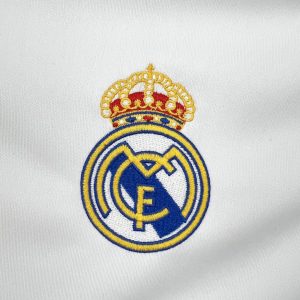 Real Madrid 2005/06 Home Retro Jersey