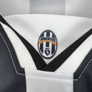 Retro Juventus 1996/97 Home Jersey