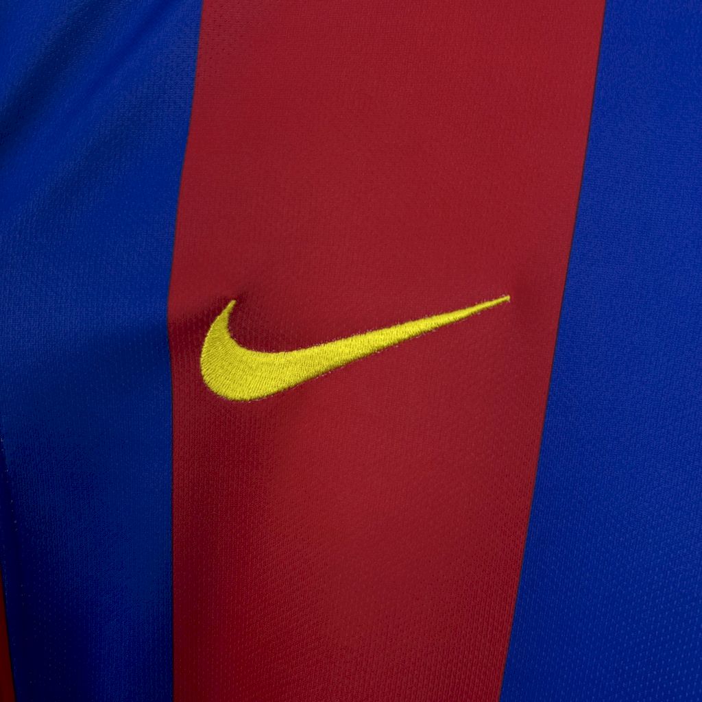 Barcelona 2004/05 Home Retro Jersey