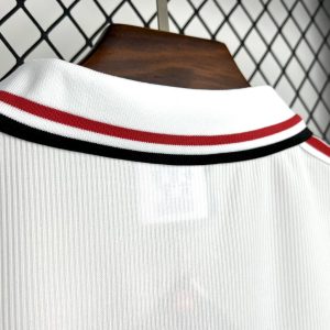 Retro Manchester United 1998/99 White Jersey